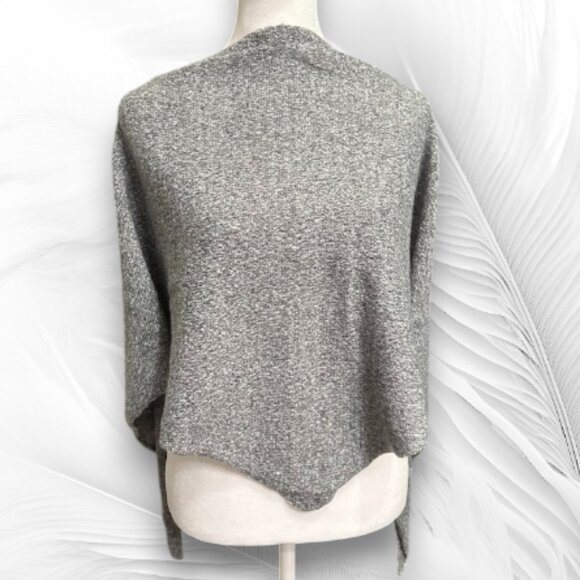 Gray Knit Triangle Scarf Shawl Soft Wool-Blend Wrap - Picture 3 of 4